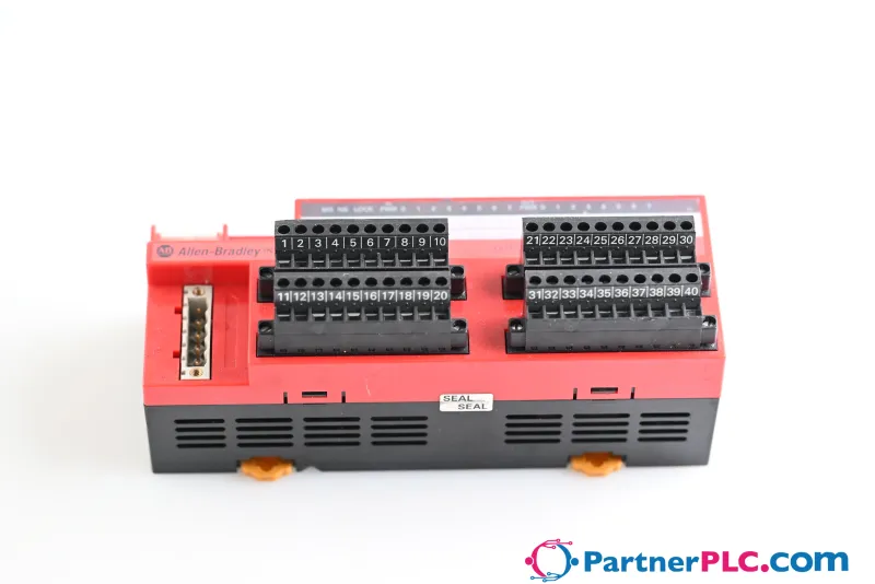 Allen Bradley 1791DS-IB8X0B8 Used — photo 2 of 2