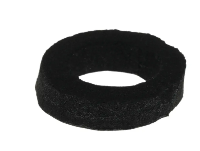 Seal retaining ring, press. relief plug — photo 7 of 9